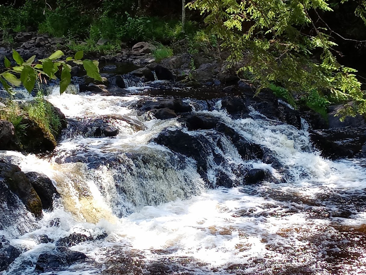 Wisconsin Waterfall Hikes for Families: Copper Falls & Pattison State Park